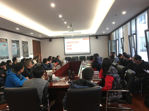 楊曉波到子公司講新修訂的《中國(guó)共產(chǎn)黨紀(jì)律處分條例》專(zhuān)題黨課