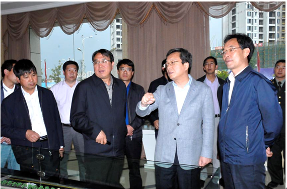 曲靖市委副書記劉立志在宣威市調(diào)研期間到如意湖畔﹒幸福城運(yùn)營中心聽取工作匯報