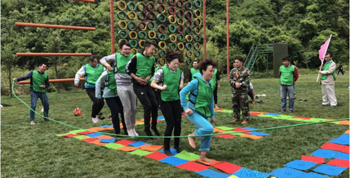 齊心協(xié)力，勇創(chuàng)佳績，頑強(qiáng)拼搏，所向無敵  ——和順、大業(yè)、云航組織員工拓展培訓(xùn)