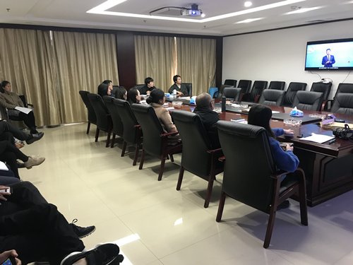 通泰公司組織干部職工觀看“弘揚(yáng)憲法精神 提升法治意識(shí)”云嶺先鋒夜校訪談節(jié)目