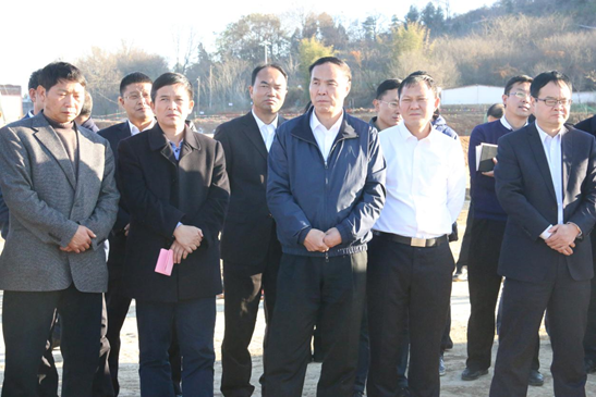 曲靖市委書(shū)記李文榮調(diào)研麒麟?yún)^(qū)南部新城片區(qū)棚改項(xiàng)目