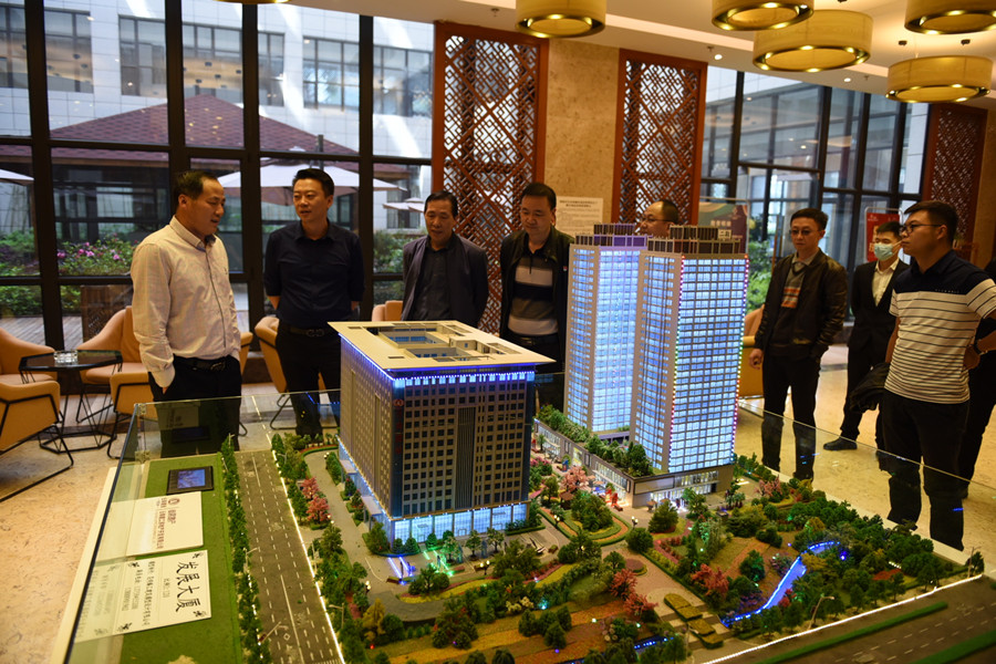 劉國君到建工地產(chǎn)調(diào)研