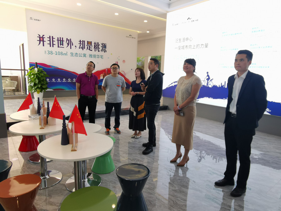 晏小標、王桂猛到清風明月項目調(diào)研