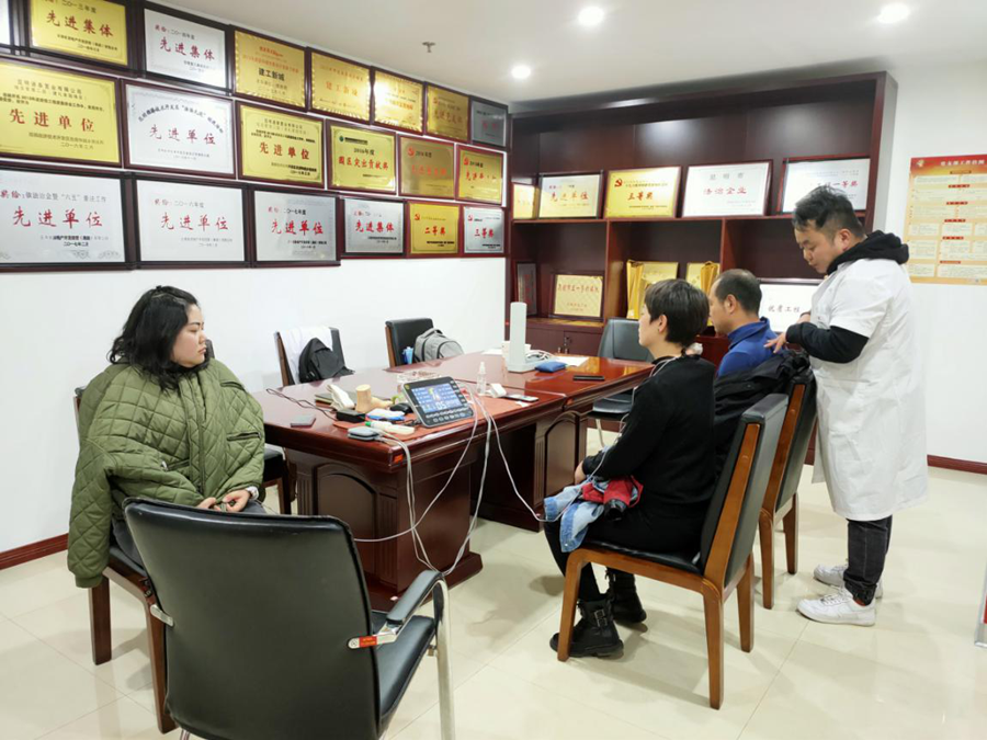 通泰公司工會(huì)開展“關(guān)愛健康，呵護(hù)生命”為主題的中醫(yī)理療公益活動(dòng)