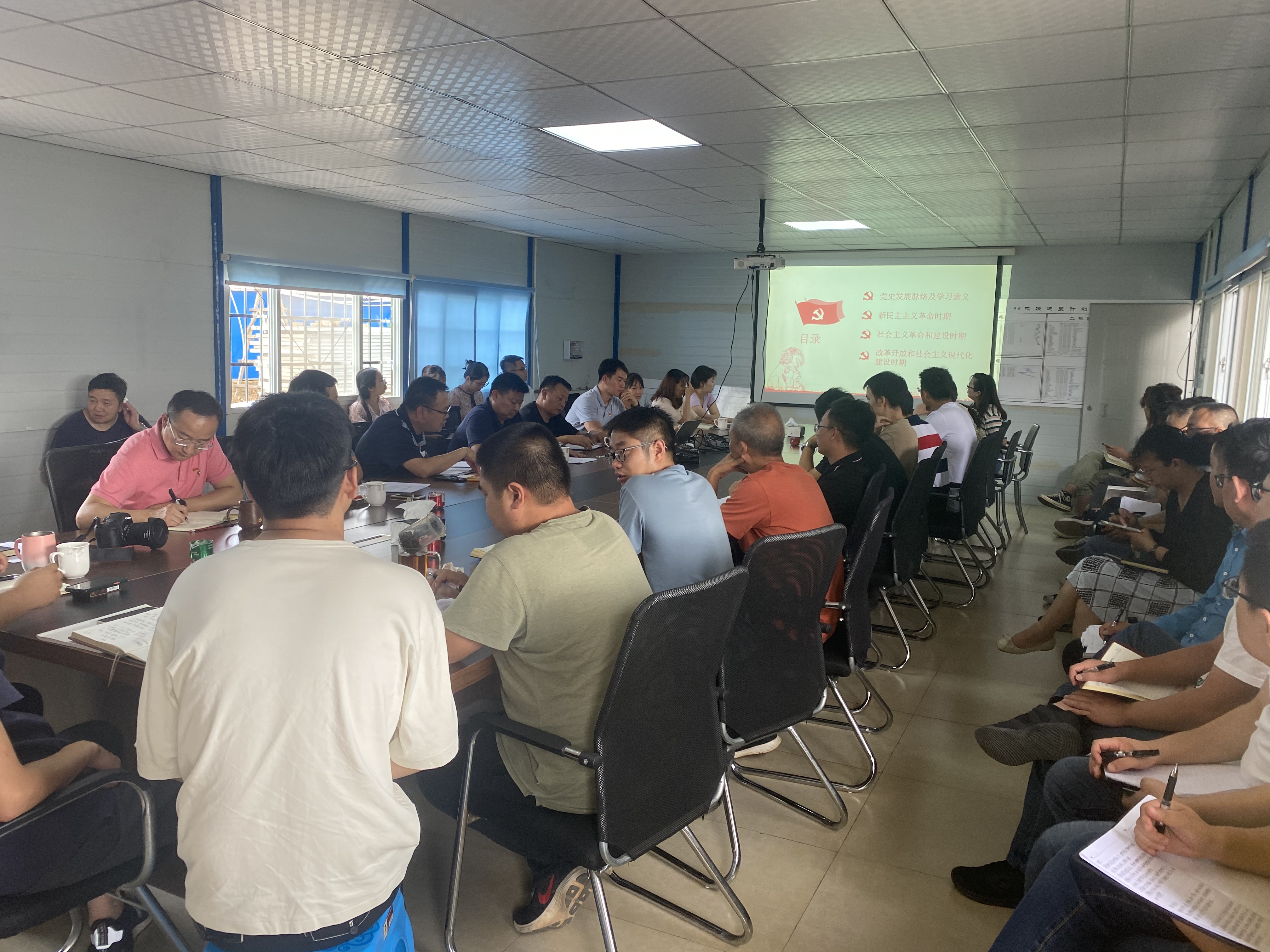 趙慶龍到玉溪高鐵新城項目講授黨史學習教育專題黨課