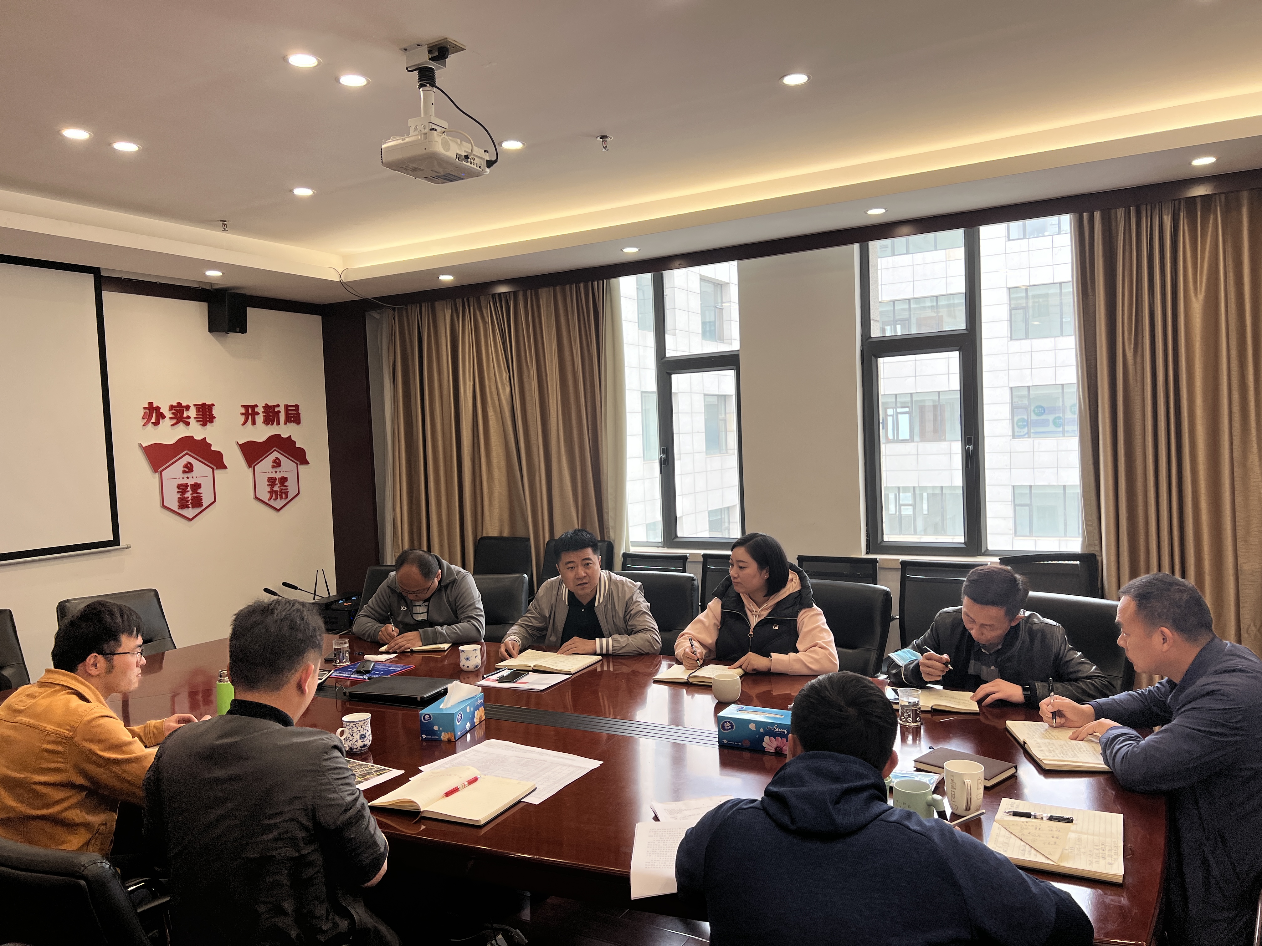 溥睿到建工地產檢查指導 