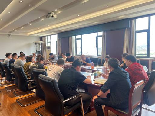 溥睿率隊(duì)到建工地產(chǎn)檢查指導(dǎo)