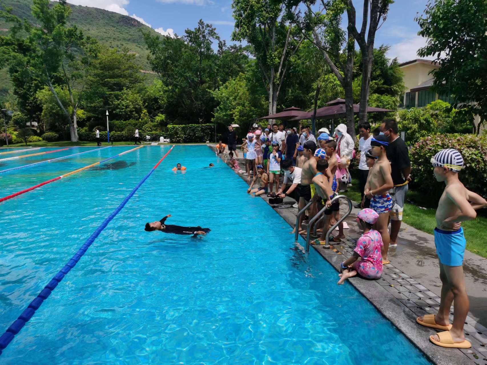 棲霞山花園酒店組織開展兒童預(yù)防溺水安全教育培訓