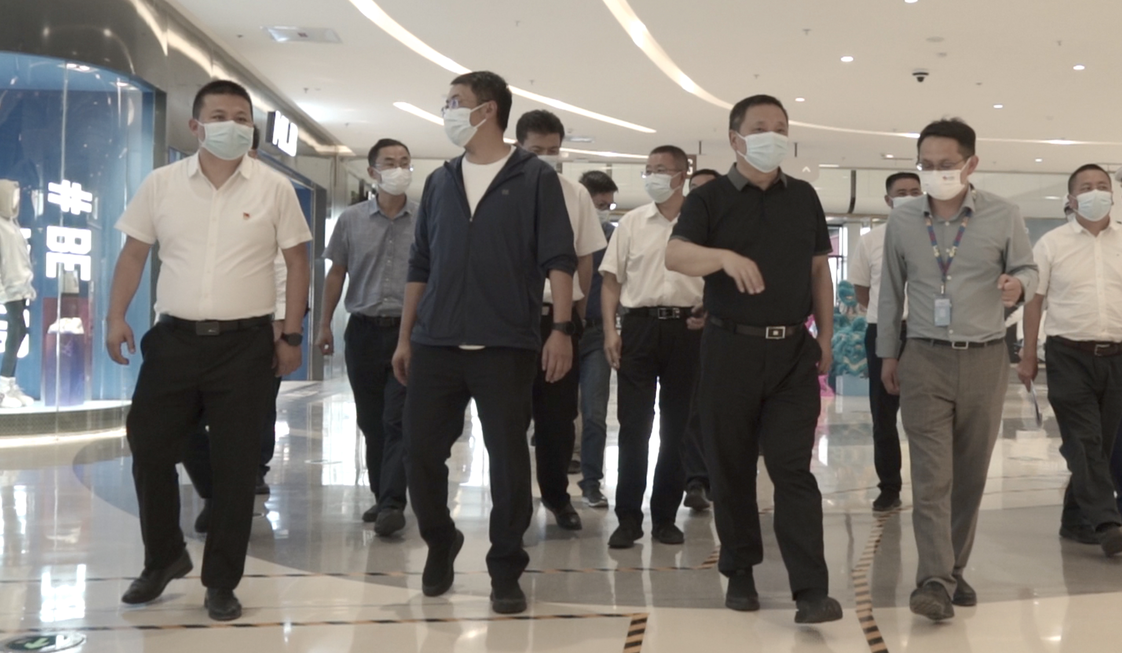 大理州委書(shū)記楊國(guó)宗調(diào)研龍悅?cè)A府愛(ài)琴海購(gòu)物公園